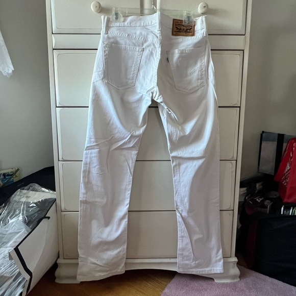 White Levi Jeans - Picture 2 of 3